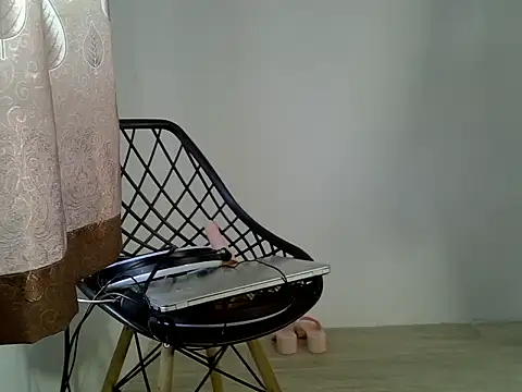 Bianca0011 online show from 06/13/26, 04:43