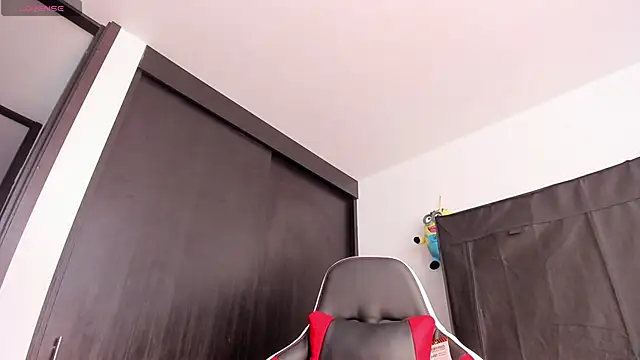 Snapshot of Sweet_milk2 chatting on 05/20/26, 02:56 Sweet milk2 online show from 05/20/26, 02:56