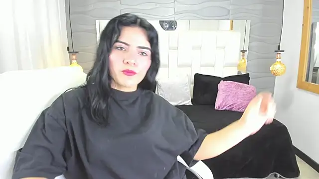 Lia  Kalifa online show from 06/06/26, 05:45