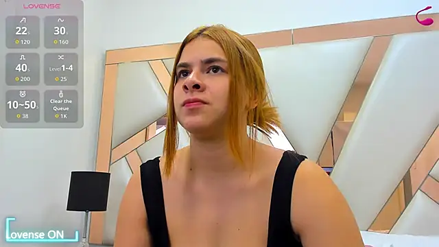 Snapshot of AliceCruzz chatting on 05/22/26, 12:22 AliceCruzz online show from 05/22/26, 12:22