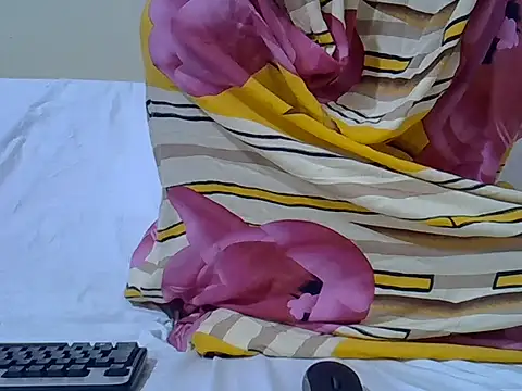 petite pretti online show from 06/06/26, 11:59