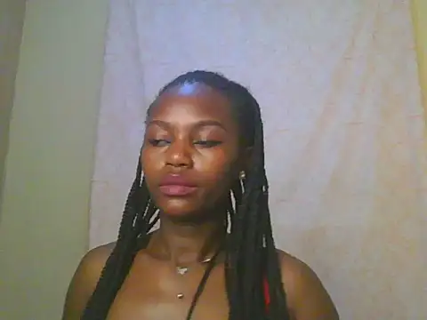 Snapshot of lunahit chatting on 06/28/26, 03:56 lunahit online show from 06/28/26, 03:56