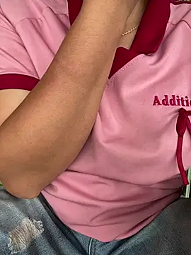 HoaHongXanh22 online show from 05/24/26, 07:35