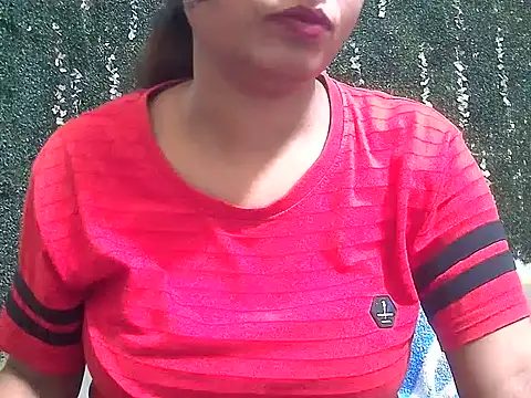 Snapshot of shallykaur chatting on 06/16/26, 05:32 shallykaur online show from 06/16/26, 05:32