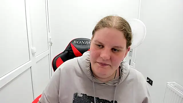 Snapshot of Bella_shyy_ chatting on 07/05/26, 03:30 Bella shyy online show from 07/05/26, 03:30