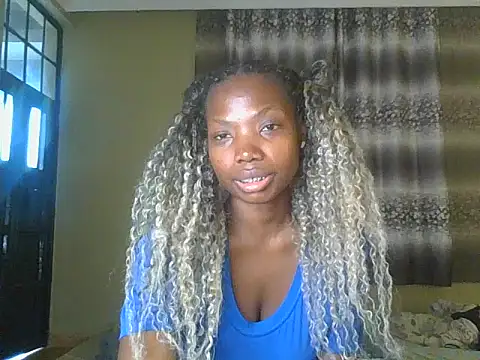 Snapshot of Mariana_150 chatting on 07/04/26, 07:47 Mariana 150 online show from 07/04/26, 07:47