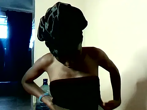 Snapshot of hornygirlzy chatting on 05/19/26, 10:10 hornygirlzy online show from 05/19/26, 10:10