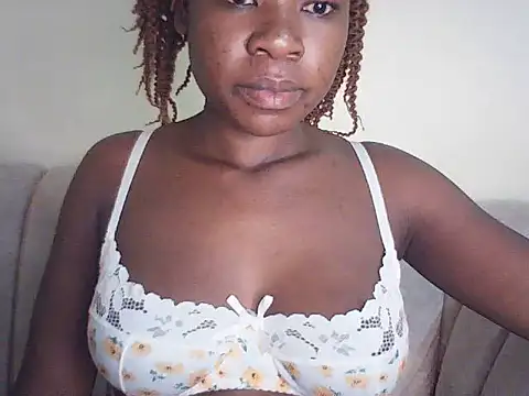 Snapshot of spicy-laidy01 chatting on 05/17/26, 06:04 spicy-laidy01 online show from 05/17/26, 06:04