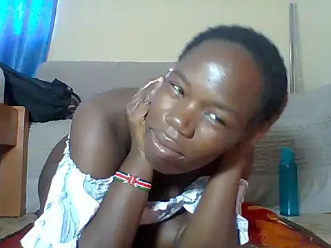 Snapshot of Blacksexyqueen24 chatting on 06/15/26, 10:17 Blacksexyqueen24 online show from 06/15/26, 10:17