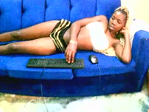 Snapshot of Prickly_ebony chatting on 06/18/26, 04:24 Prickly ebony online show from 06/18/26, 04:24