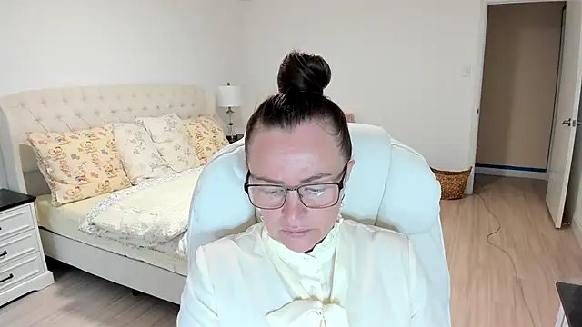 Vika73 online show from 09/15/25, 01:00