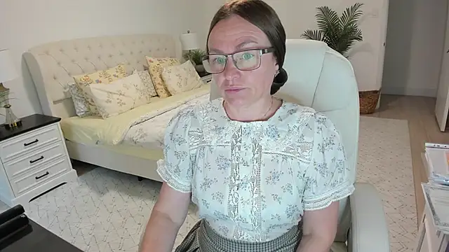 Snapshot of Vika73 chatting on 05/11/26, 12:00 Vika73 online show from 05/11/26, 12:00