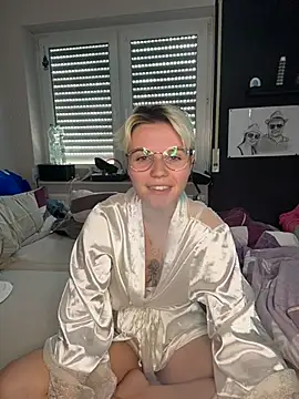 HannahFoxxx online show from 05/18/26, 10:32