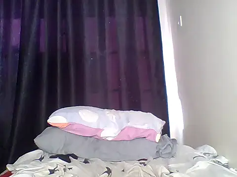 Snapshot of kee_vigin chatting on 06/15/26, 04:47 kee vigin online show from 06/15/26, 04:47