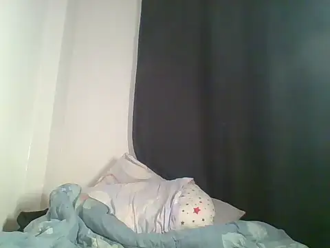 Snapshot of kee_vigin chatting on 07/05/26, 03:45 kee vigin online show from 07/05/26, 03:45