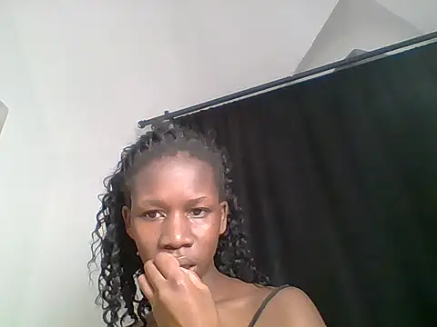 Snapshot of kee_vigin chatting on 07/27/26, 12:17 kee vigin online show from 07/27/26, 12:17