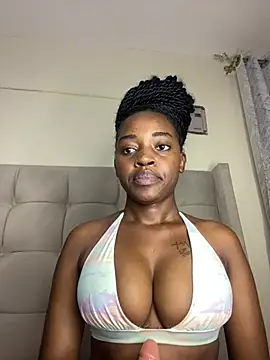 Snapshot of pretty_miss12 chatting on 07/20/26, 10:39 pretty miss12 online show from 07/20/26, 10:39