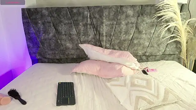 MadisonCollinss  online show from 07/06/26, 03:03