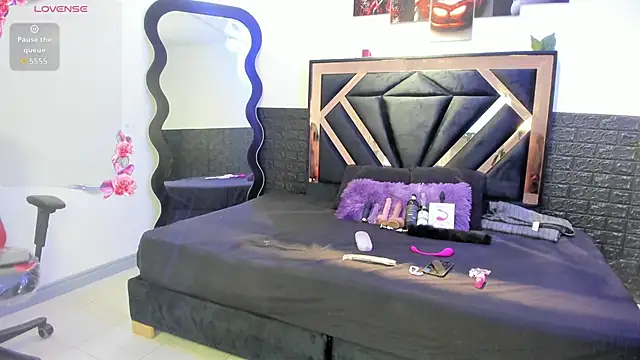 Queen Jen online show from 06/03/26, 08:03
