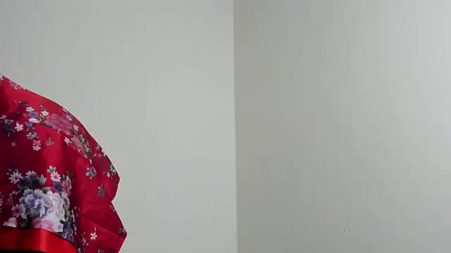 Snapshot of Real_Slim_Thick chatting on 06/18/26, 03:29 Real Slim Thick online show from 06/18/26, 03:29