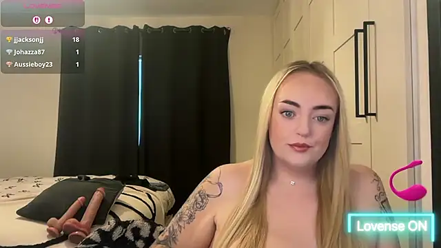 CurvyWetWife online show from 05/19/26, 06:42