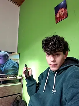 nogueraenzo10 online show from 05/19/26, 06:36