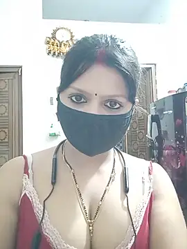 ZOYA-STRIP online show from 06/16/26, 04:20