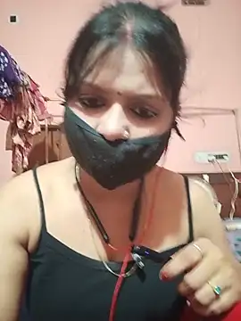 ZOYA-STRIP online show from 06/23/26, 04:05
