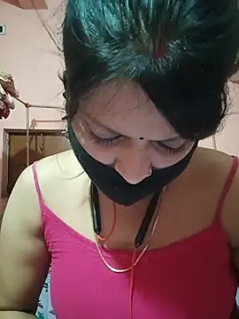 ZOYA-STRIP online show from 06/24/26, 04:28