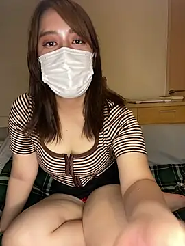 Snapshot of mami_ch chatting on 06/17/26, 01:34 mami ch online show from 06/17/26, 01:34