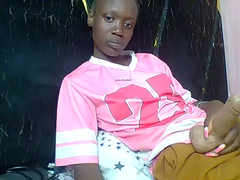Snapshot of SLIM-EBONY2006 chatting on 06/19/26, 04:00 SLIM-EBONY2006 online show from 06/19/26, 04:00