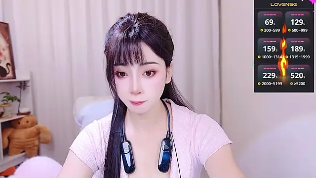 August cat online show from 05/30/26, 09:34