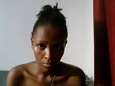 Snapshot of Sleek_petite chatting on 06/11/26, 12:32 Sleek petite online show from 06/11/26, 12:32
