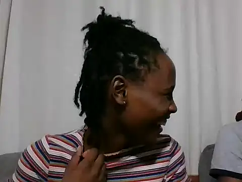 Snapshot of Sleek_petite chatting on 06/29/26, 12:16 Sleek petite online show from 06/29/26, 12:16