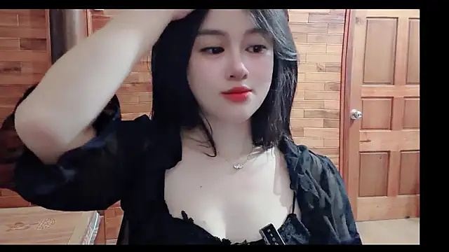 Snapshot of Bee-Cherry chatting on 06/15/26, 06:59 Bee-Cherry online show from 06/15/26, 06:59