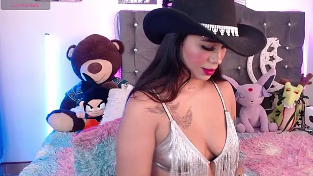 Snapshot of lunabritton chatting on 06/15/26, 02:47 lunabritton online show from 06/15/26, 02:47