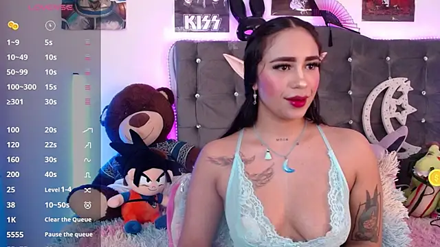 Snapshot of lunabritton chatting on 06/16/26, 04:04 lunabritton online show from 06/16/26, 04:04
