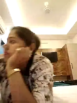 Miss kirtii online show from 05/18/26, 07:47