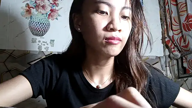 Snapshot of DeeannGunby chatting on 06/19/26, 04:33 DeeannGunby online show from 06/19/26, 04:33