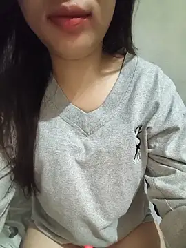 Linh-Anhh online show from 06/04/26, 09:32
