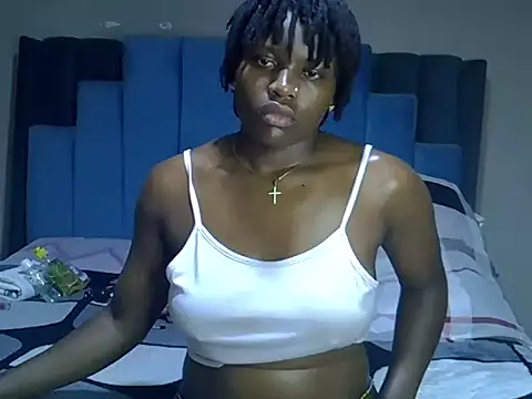 Snapshot of melanin_moon chatting on 06/18/26, 11:14 melanin moon online show from 06/18/26, 11:14