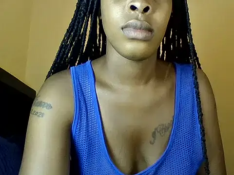 camila lorah online show from 06/11/26, 02:15