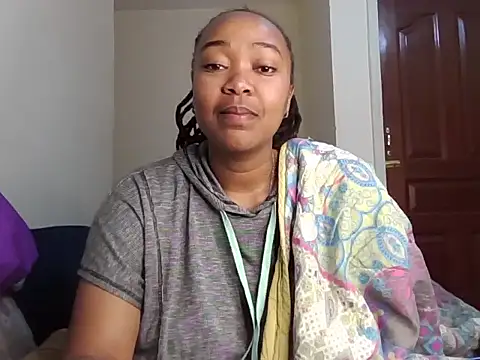 Snapshot of atara_seren chatting on 06/17/26, 09:12 atara seren online show from 06/17/26, 09:12