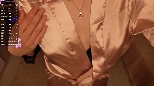SinaHogsette online show from 06/22/26, 07:11