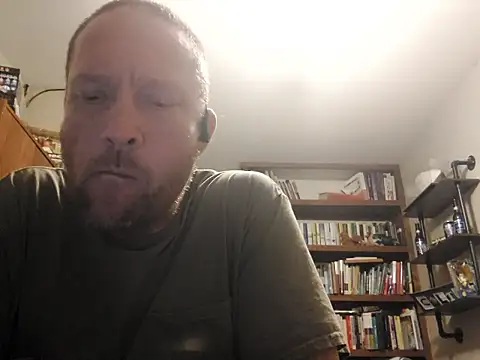 Snapshot of icebergXpress chatting on 06/10/26, 05:39 icebergXpress online show from 06/10/26, 05:39