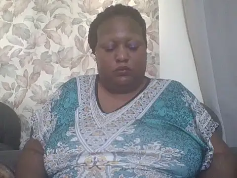 Snapshot of fat_ebonyqueen chatting on 06/29/26, 10:15 fat ebonyqueen online show from 06/29/26, 10:15