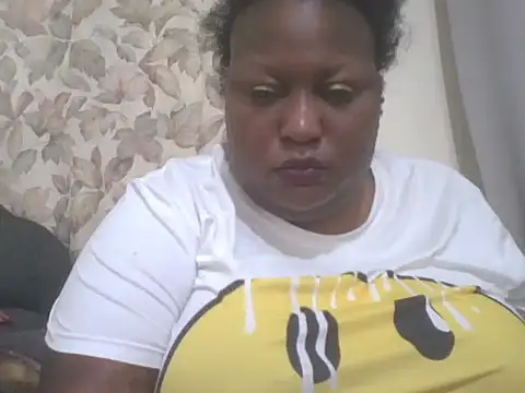 Snapshot of fat_ebonyqueen chatting on 07/06/26, 03:03 fat ebonyqueen online show from 07/06/26, 03:03