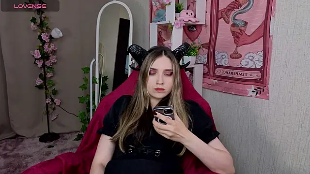NocturneHuntress online show from 06/26/26, 07:46