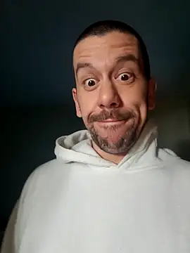 Snapshot of FrankGrimey chatting on 05/25/26, 01:00 FrankGrimey online show from 05/25/26, 01:00