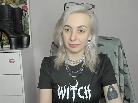 Snapshot of velvetanne chatting on 06/17/26, 06:38 velvetanne online show from 06/17/26, 06:38